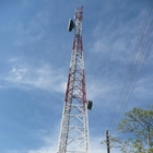 Torre di antenna del metallo di angolo 50m di telecomunicazione Q420 con il recinto della palizzata