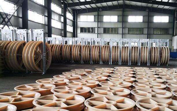 La CINA Ningbo Suntech Power Machinery Tools Co.,Ltd. 
