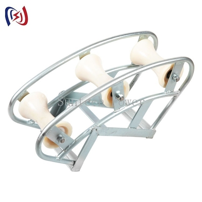 I rulli della serie C SHL150C tre fissano il rullo della puleggia di posa di un cavo degli strumenti della corda