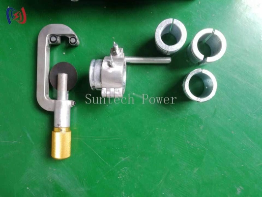 Spellacavi regolabile per diverse dimensioni di conduttori