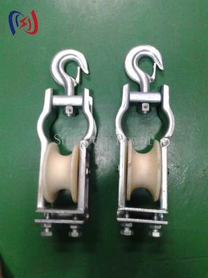 Blocco di tesatura conduttore durevole con dimensioni pulegge 660*560*100mm, durata di un anno e conduttore massimo LGJ1250 per lavori di costruzione