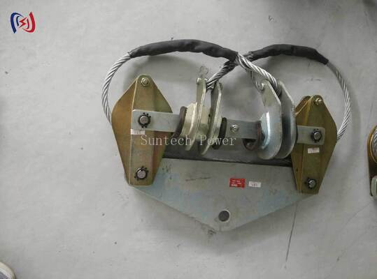 Sollevatore per conduttori a fissione multipla per impieghi gravosi per la movimentazione simultanea di più conduttori e una maggiore sicurezza dei lavoratori