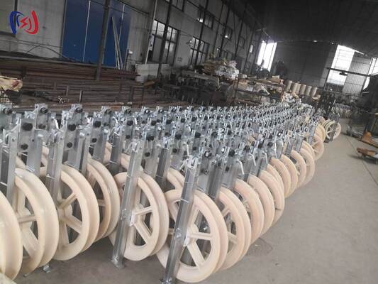 Carrello di posa serie 660 per traino ad alta tensione di conduttori di trasmissione di grande diametro