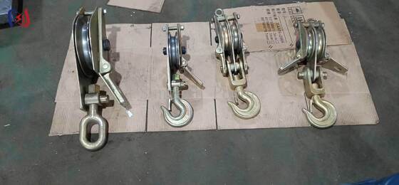 Attrezzatura di sollevamento innovativa con apertura su entrambi i lati e doppia puleggia per un carico nominale di 100 KN