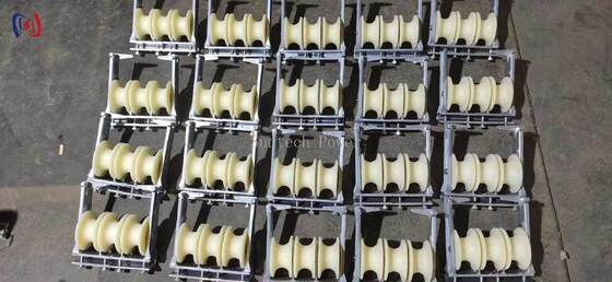Blocco di stringa a tre fasce per conduttori a tre fasi.