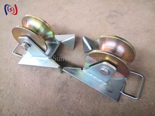 SH130S 10KN Pulley a rulli per cavi galvanizzati a testa di pozzo con configurazione a schiuma triangolare per il tiraggio di cavi sotterranei
