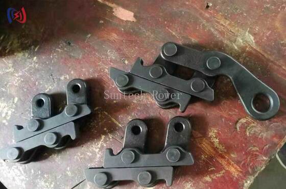 Pinza per cavo di terra parallelo con morsetto a cricchetto, apertura massima 13-26 mm e carico nominale 10-30 KN per presa simultanea a doppio filo