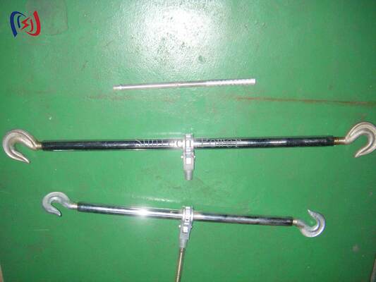 Tirante in acciaio a doppio gancio con carico nominale 5-100KN, finitura zincata a caldo e distanza regolabile 250-600mm per tensionamento linee elettriche