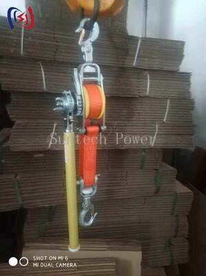 Tenditore isolato con carico nominale 10-20KN, cinghia in tessuto isolato e regolazione senza attrezzi per lavori su linea viva