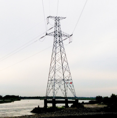 la linea di trasmissione 132kv ha galvanizzato la torre d'acciaio della grata