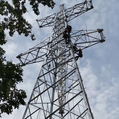 la linea di trasmissione 110kV ha galvanizzato il pilone d'acciaio della grata di angolo