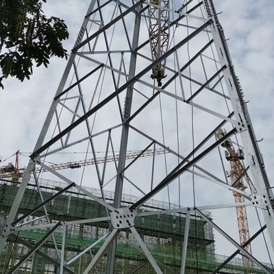 la linea di trasmissione 110kV ha galvanizzato il pilone d'acciaio della grata di angolo