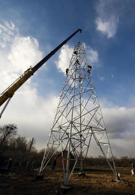 Torre di Electric Power dell'acciaio di angolo galvanizzata sito di 132KV OHTL