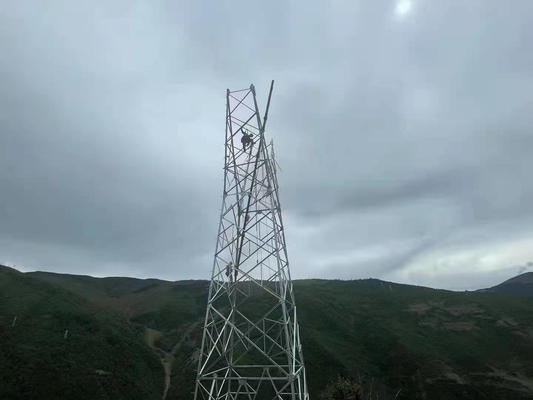 La immersione calda galvanizzata inclina la torre d'acciaio per la linea di trasmissione 110KV