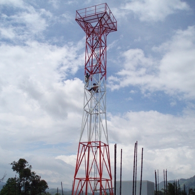 Torre di antenna d'acciaio di GSM Sst Q355B mobile angolare a quattro zampe