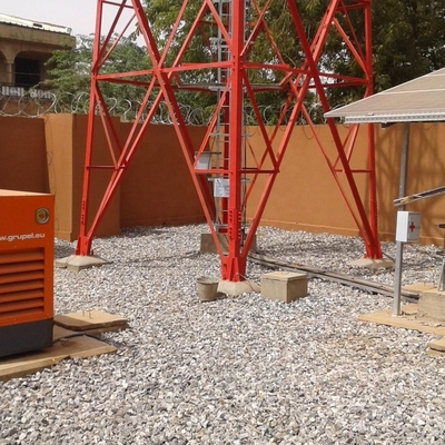 10 metri di GSM di telecomunicazione della grata di elettricità della torre