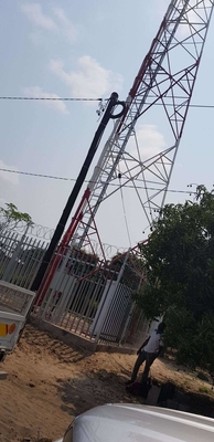 Albero di 100M Gsm Antenna Tower e luce di ostruzione angolari di aviazione dei sostegni