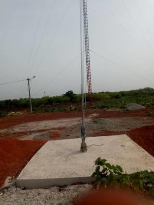 La immersione calda Q355 ha galvanizzato la torre d'acciaio di Guyed per la comunicazione