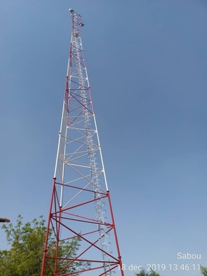 Torre di antenna tubolare galvanizzata delle Telecomunicazioni di angolo d'acciaio con i sostegni